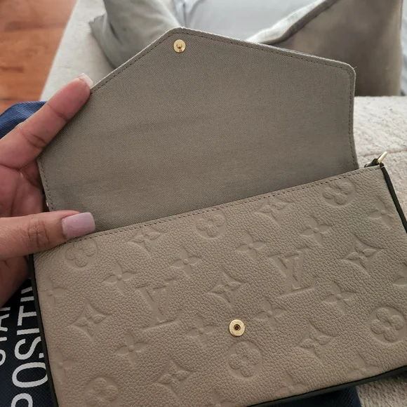 Louis Vuitton bag - Picture 8 of 13